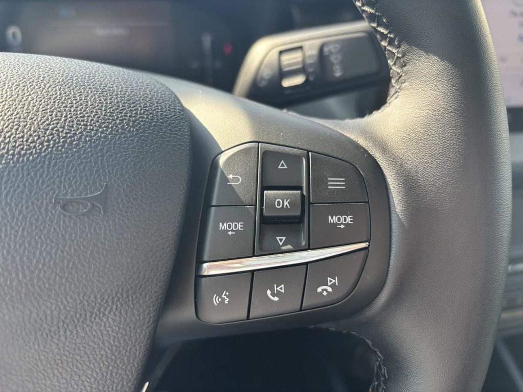 New 2025 Ford Maverick XLT w/ XLT Luxury Package image 25