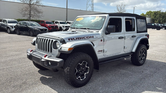 Used 2023 Jeep Wrangler Unlimited Rubicon w/ Cold Weather Group AWD/4WD image 3