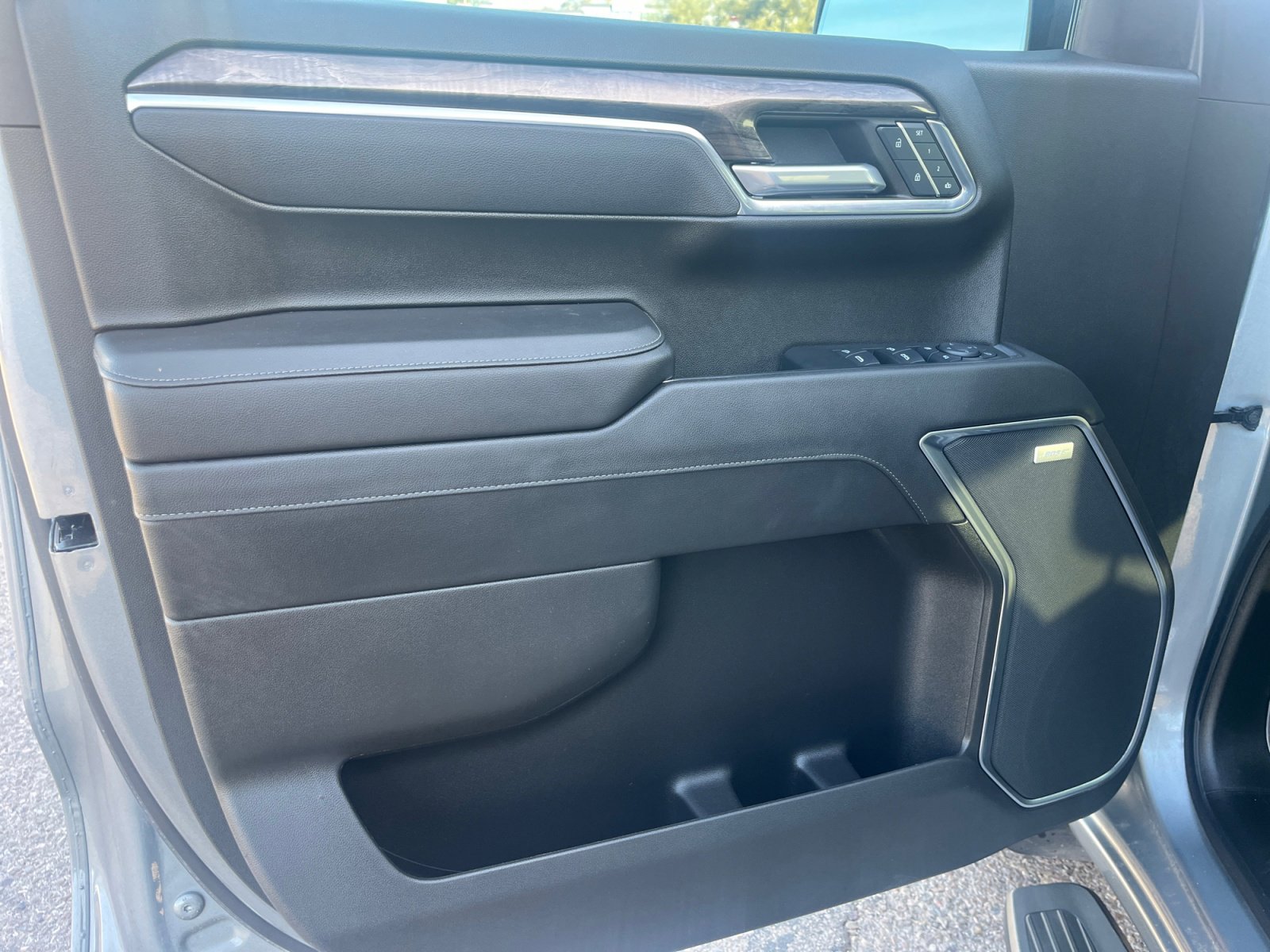 Used 2024 Chevrolet Silverado 1500 LTZ image 13