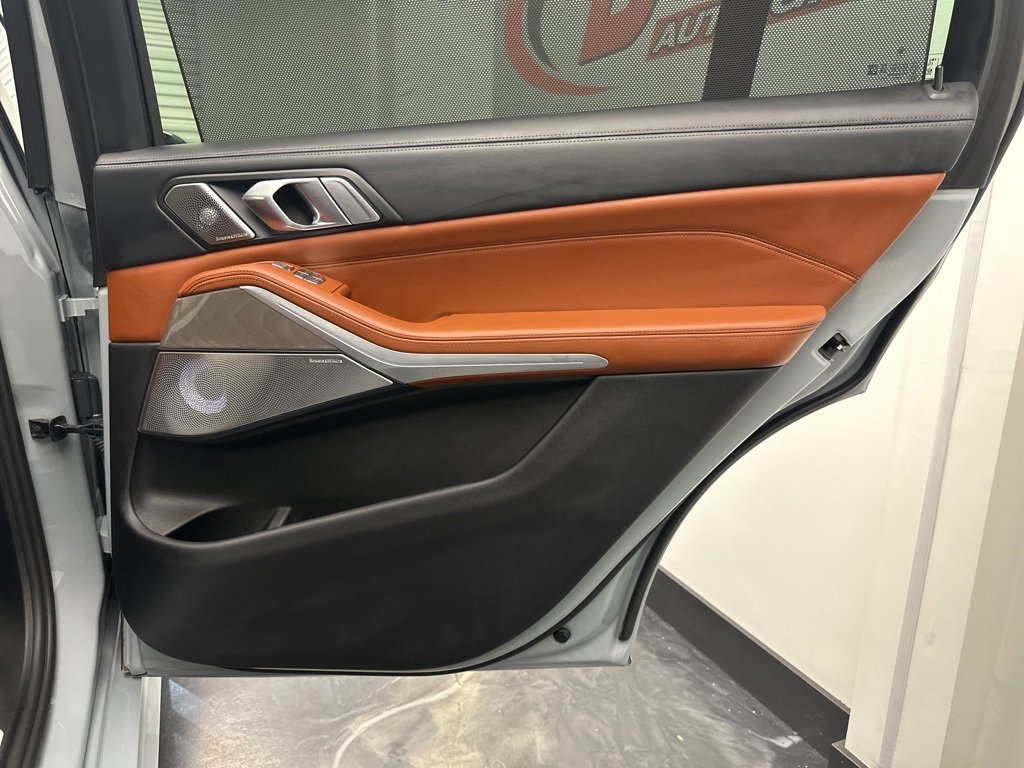 Used 2023 BMW X7 M60i w/ Executive Package image 13