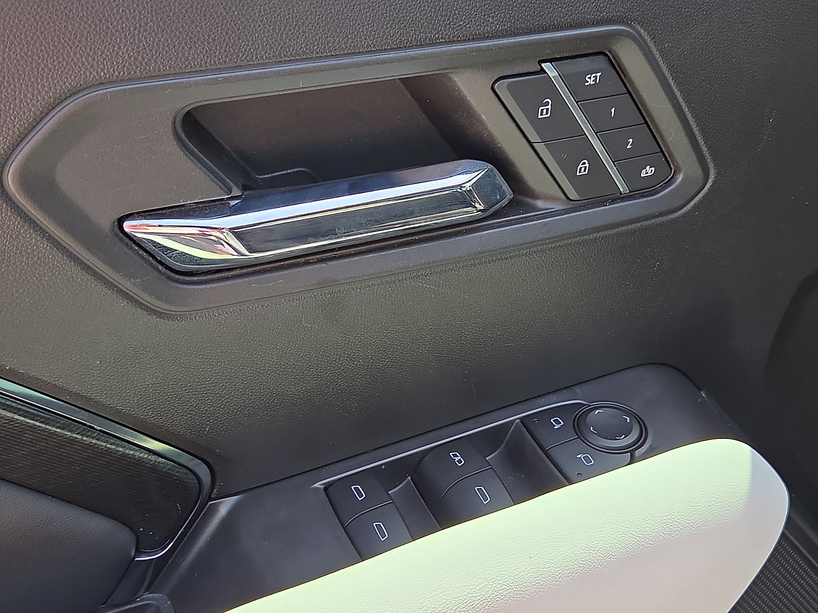 Used 2023 GMC Canyon AT4X AWD/4WD image 13