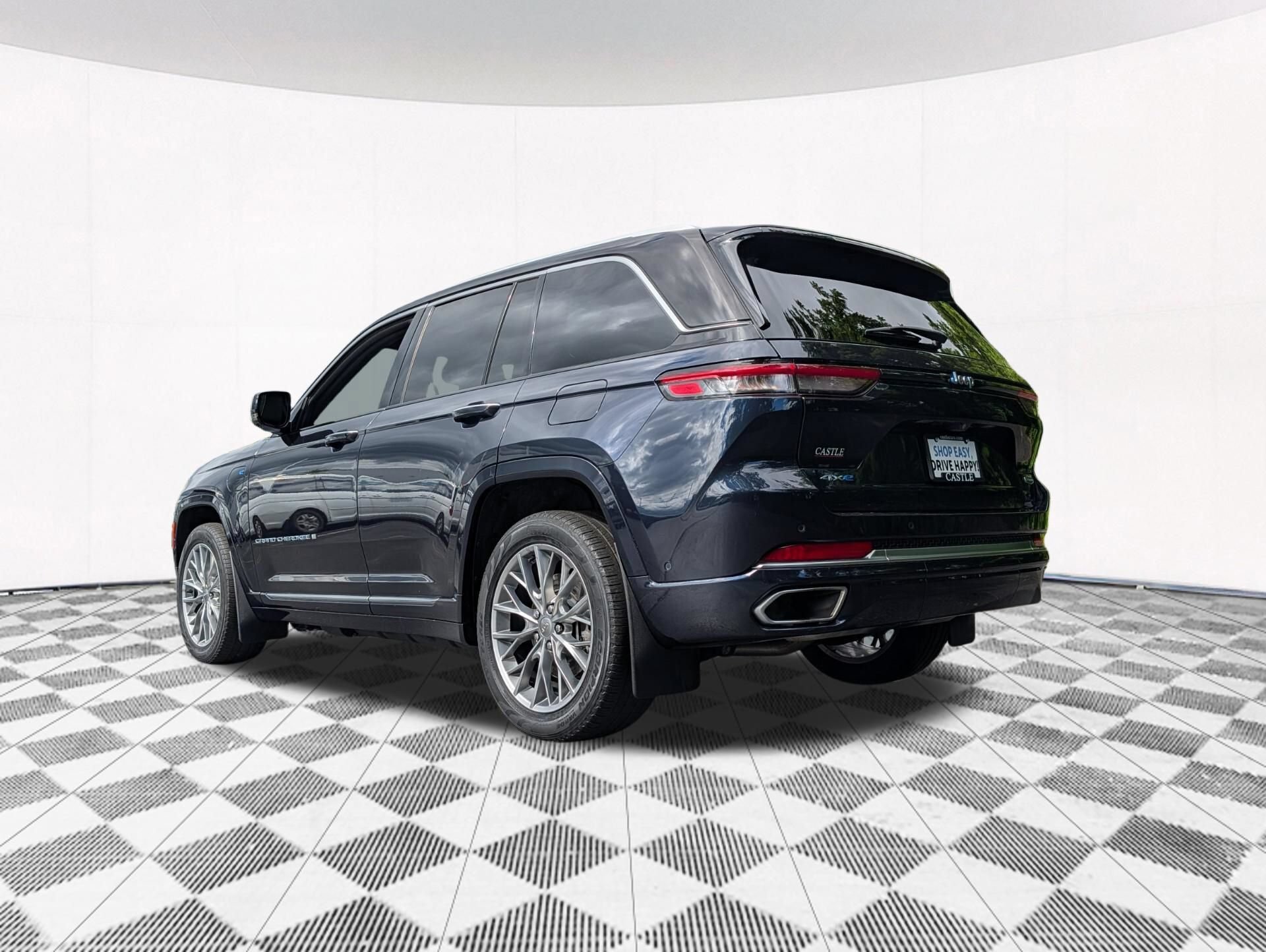 Used 2022 Jeep Grand Cherokee Summit AWD/4WD image 18