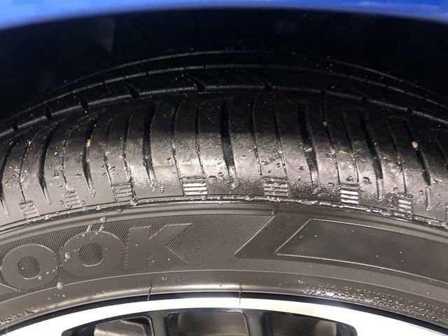 Used 2020 Toyota Camry SE w/ Sunroof Package image 30