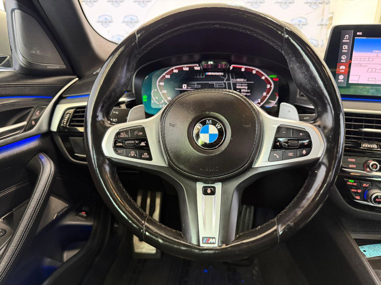 Used 2022 BMW M550i xDrive AWD/4WD image 32