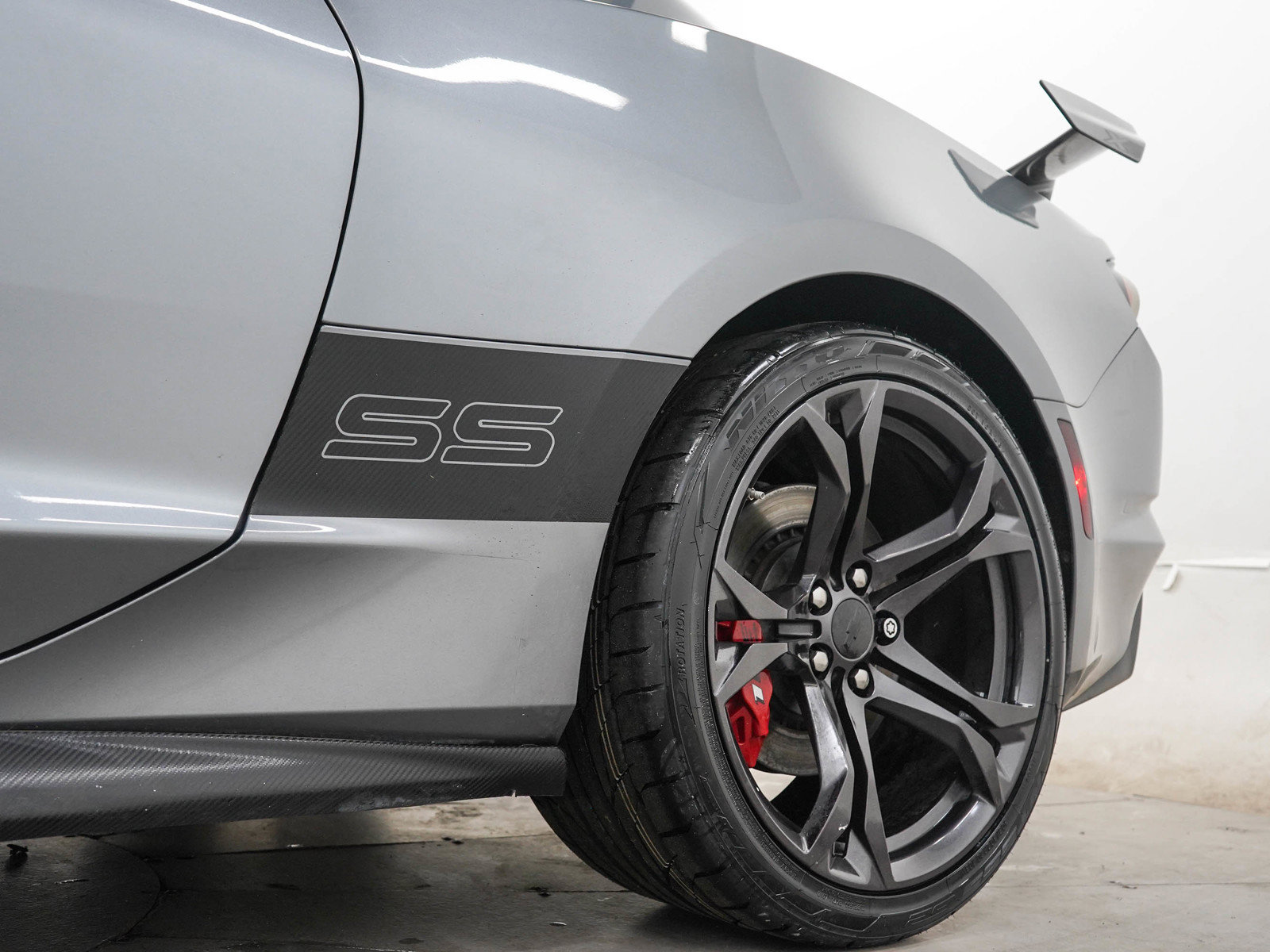 Used 2019 Chevrolet Camaro SS RWD image 11