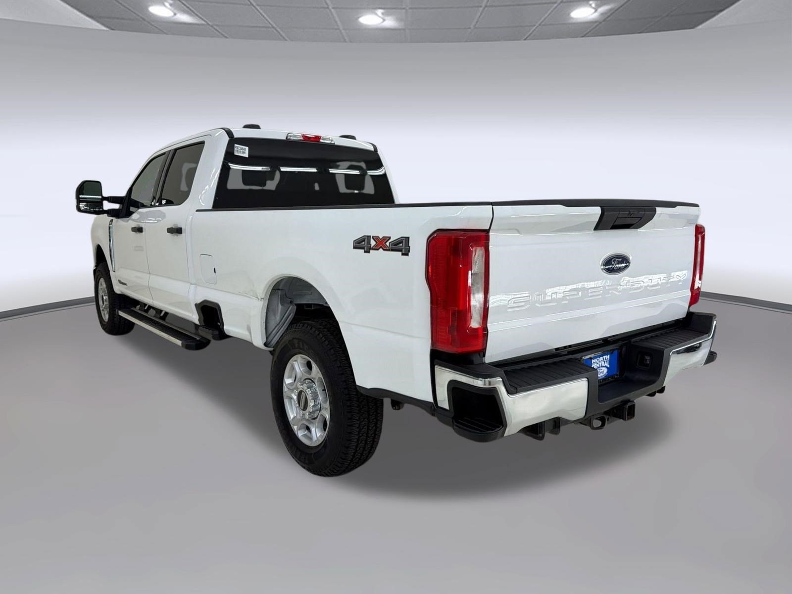 Used 2025 Ford F250 XLT AWD/4WD image 3
