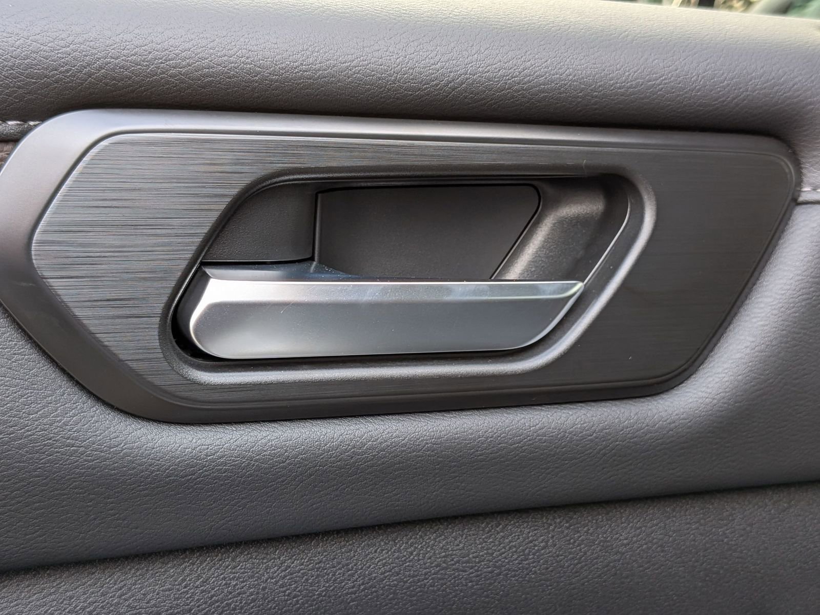 Used 2025 Nissan Armada Platinum Reserve image 29