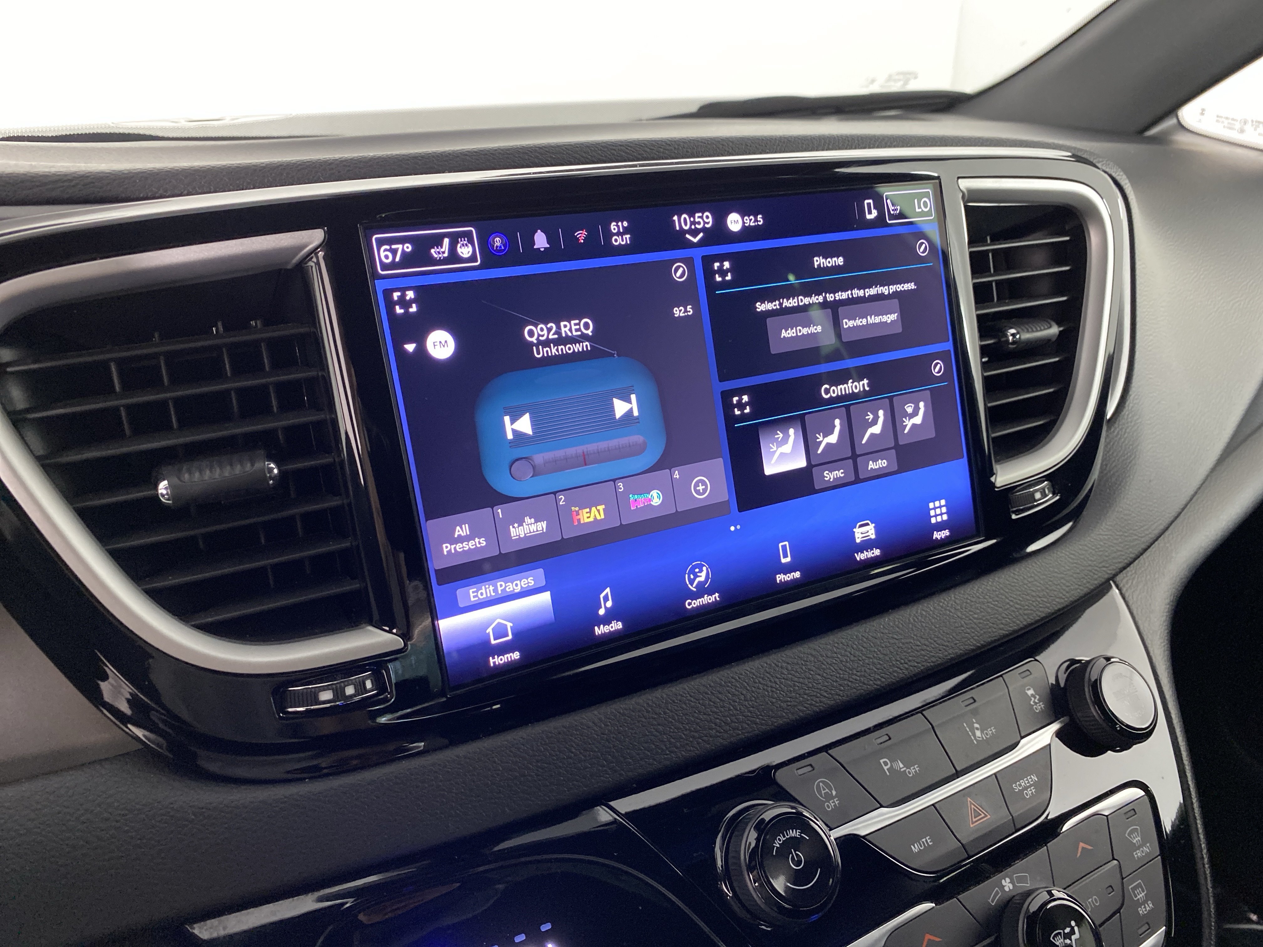 Used 2025 Chrysler Pacifica Select FWD image 40