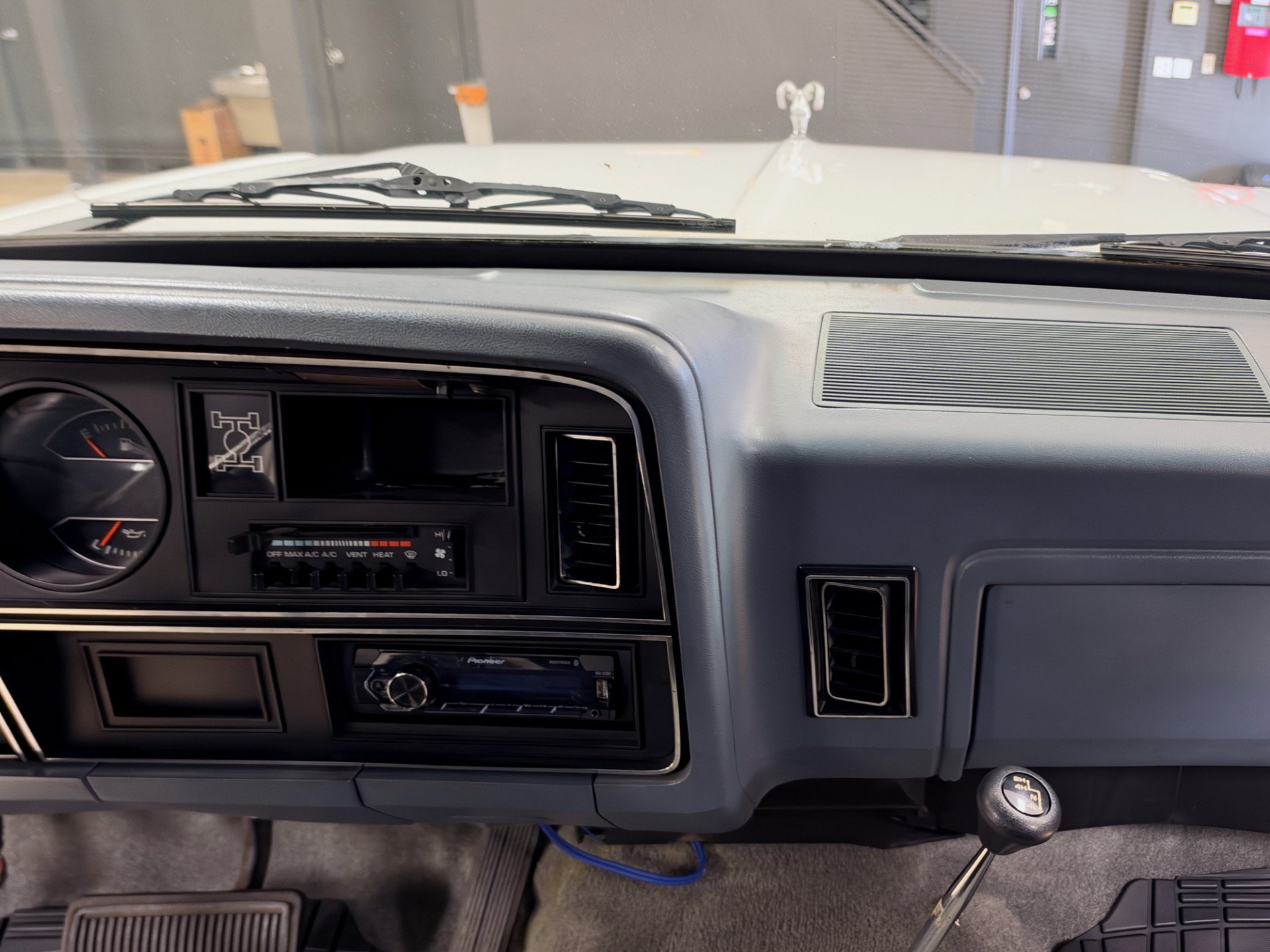 Used 1987 Dodge Ramcharger 4WD image 35