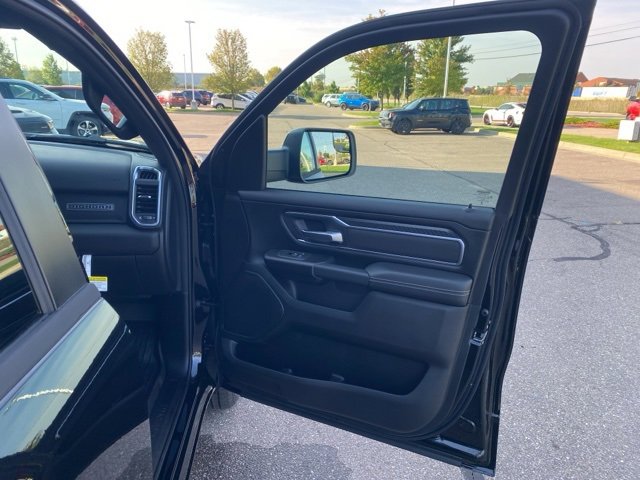 New 2026 RAM 1500 4x4 Crew Cab image 35