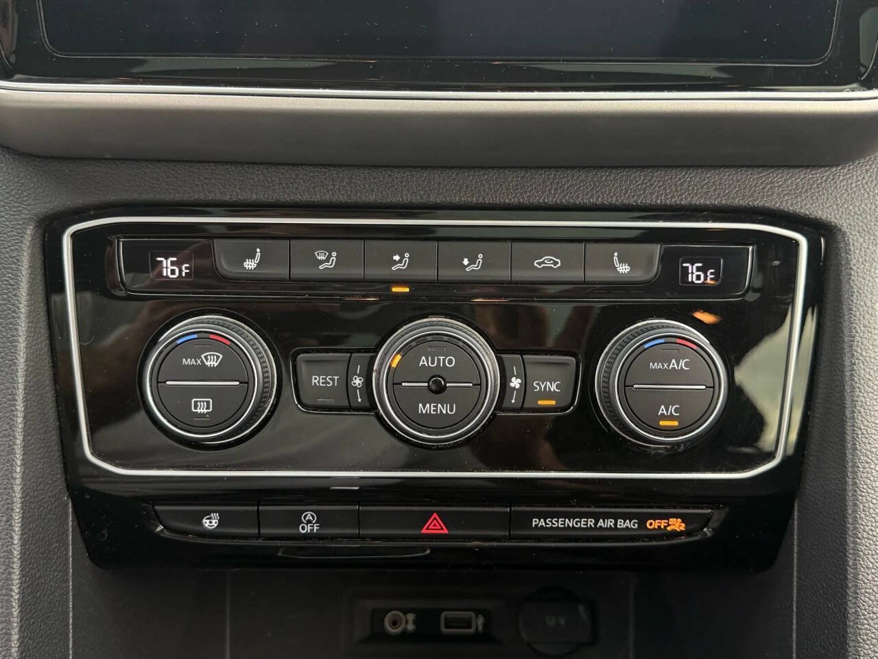 Used 2019 Volkswagen Atlas SEL AWD/4WD image 34