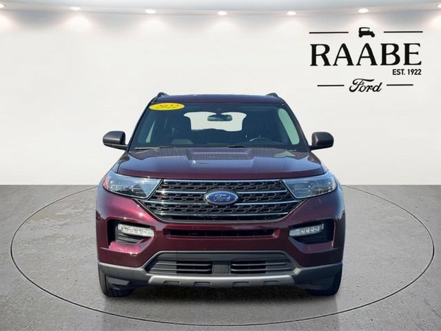 Used 2022 Ford Explorer XLT w/ Equipment Group 202A AWD/4WD image 2