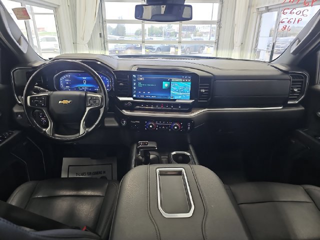 Used 2022 Chevrolet Silverado 1500 LTZ w/ LTZ Premium Package AWD/4WD image 12