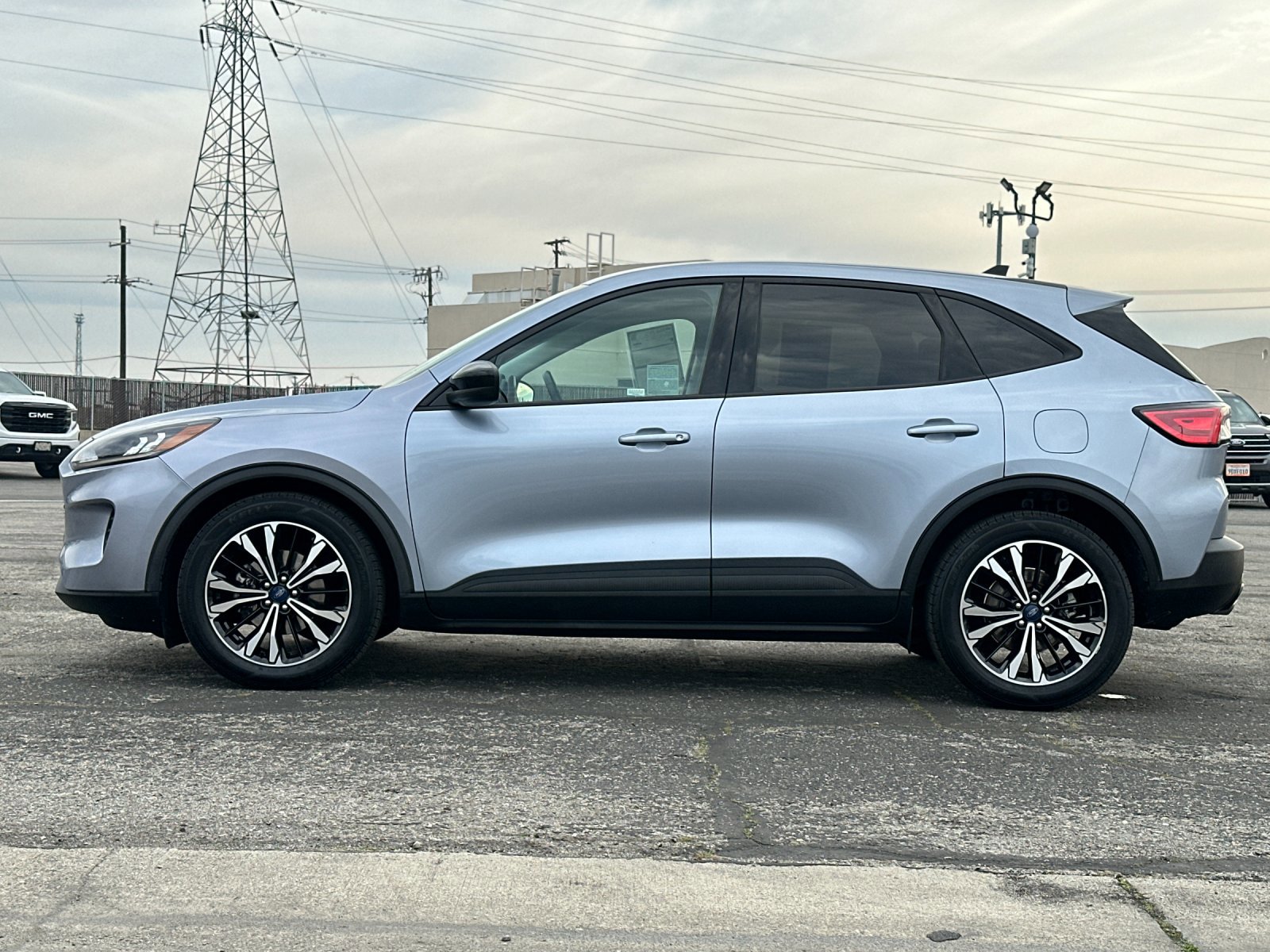 Certified 2022 Ford Escape SE w/ SE Sport Appearance Package image 8