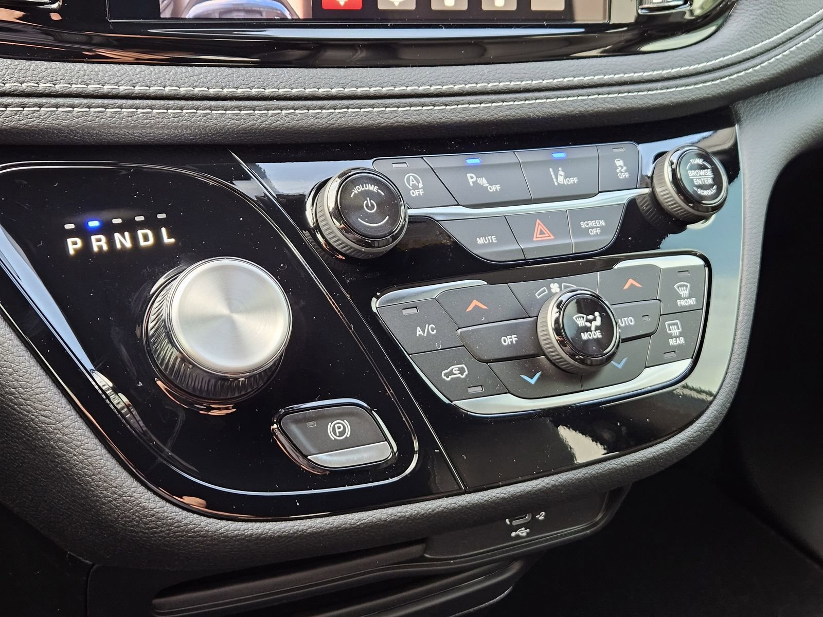 New 2026 Chrysler Pacifica Select FWD image 20