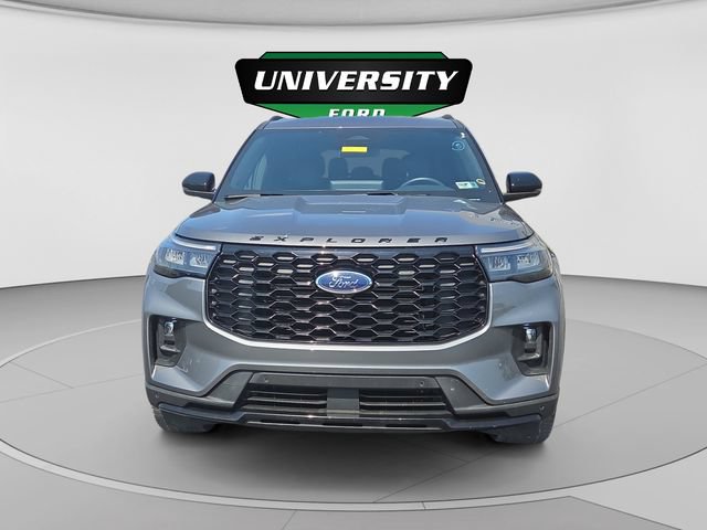 Used 2025 Ford Explorer ST-Line w/ ST-Line Street Pack AWD/4WD image 8