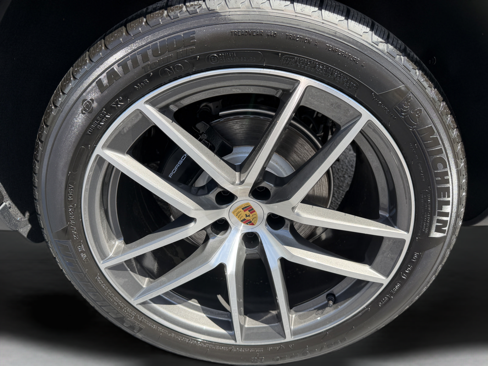 New 2026 Porsche Macan AWD/4WD image 7