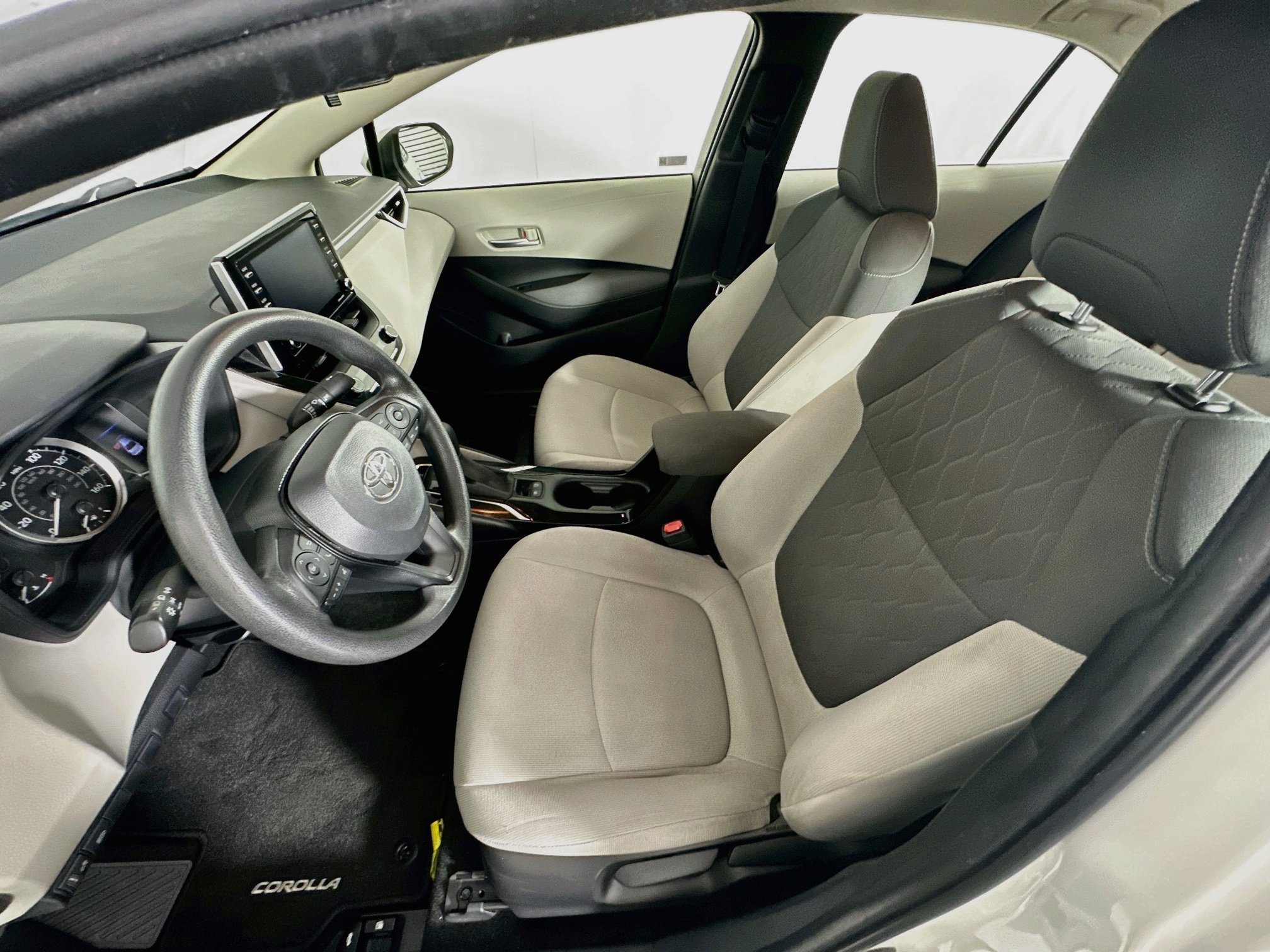 Used 2021 Toyota Corolla LE FWD image 13
