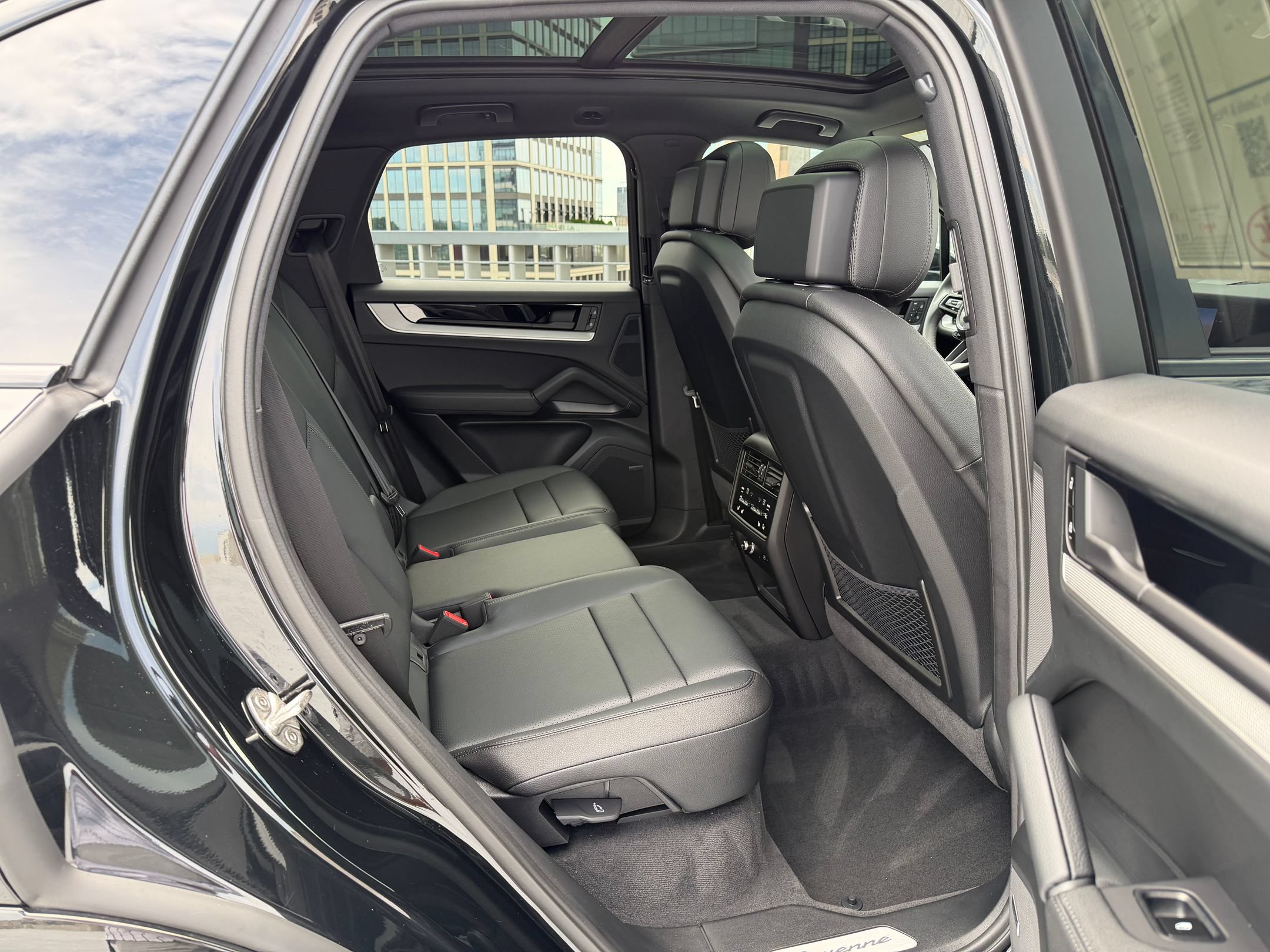 Certified 2026 Porsche Cayenne AWD/4WD image 26