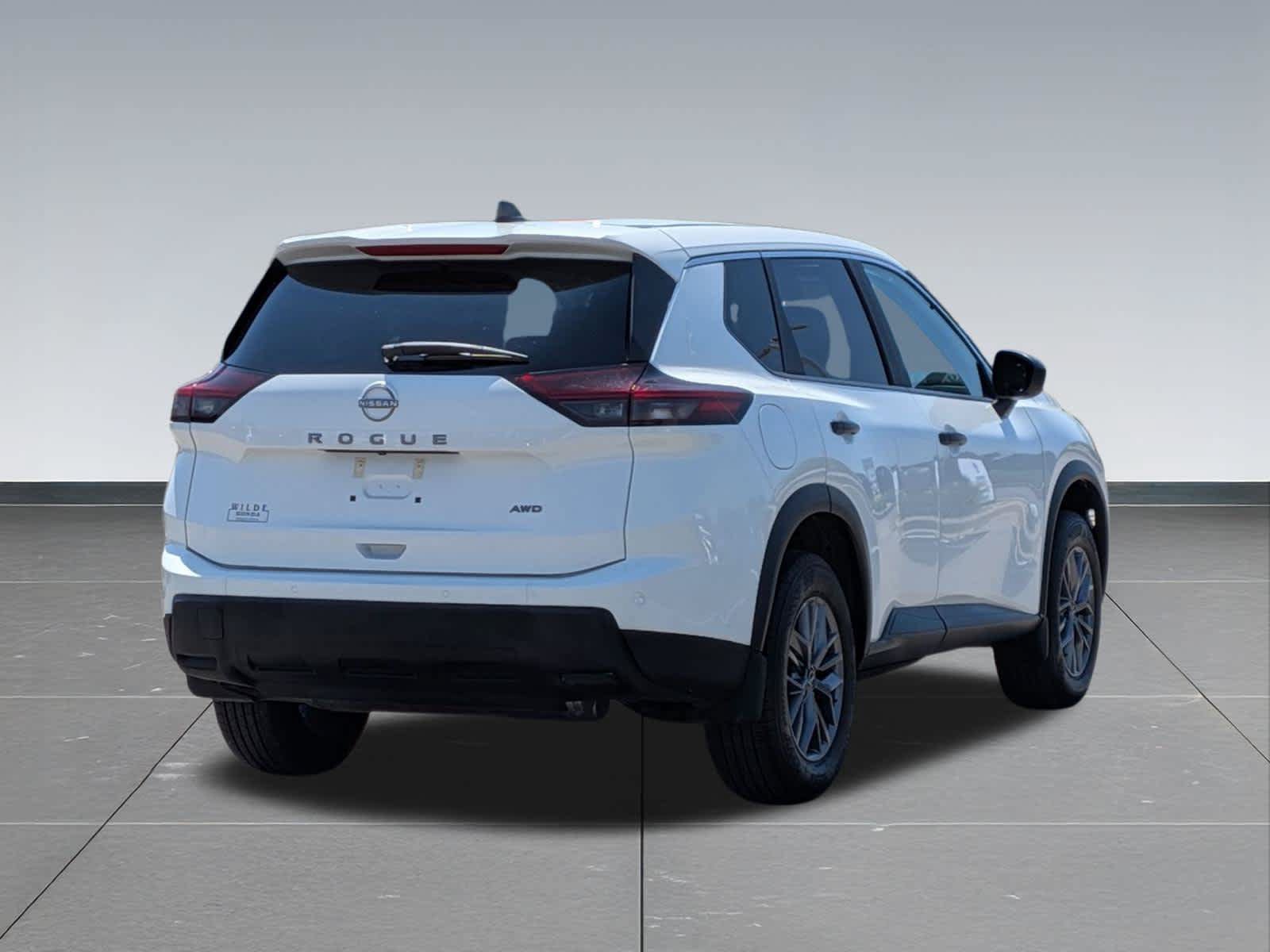 Used 2025 Nissan Rogue S AWD/4WD image 5