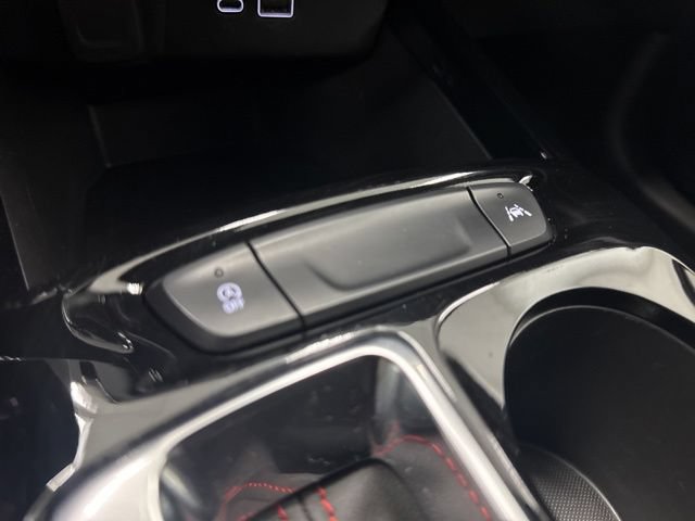 Used 2024 Chevrolet Trax RS w/ Driver Confidence Package FWD image 18
