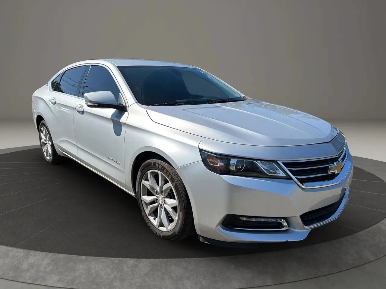 Used 2019 Chevrolet Impala LT FWD image 3