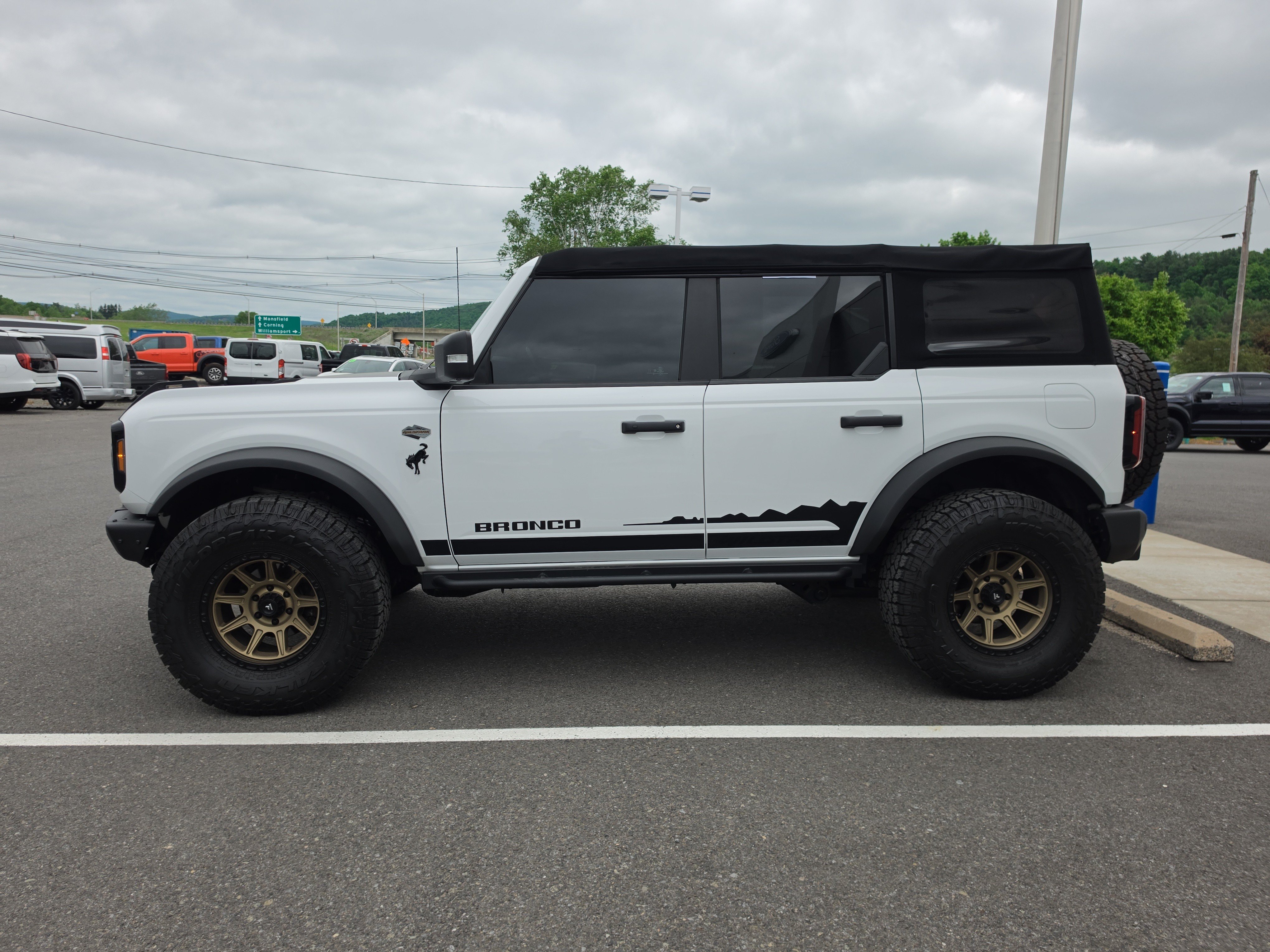 Used 2022 Ford Bronco Wildtrak AWD/4WD image 7