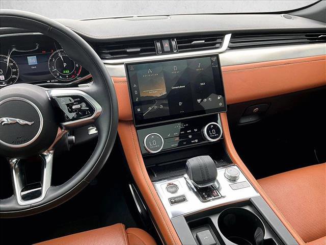 Used 2025 Jaguar F-PACE R-Dynamic S image 8