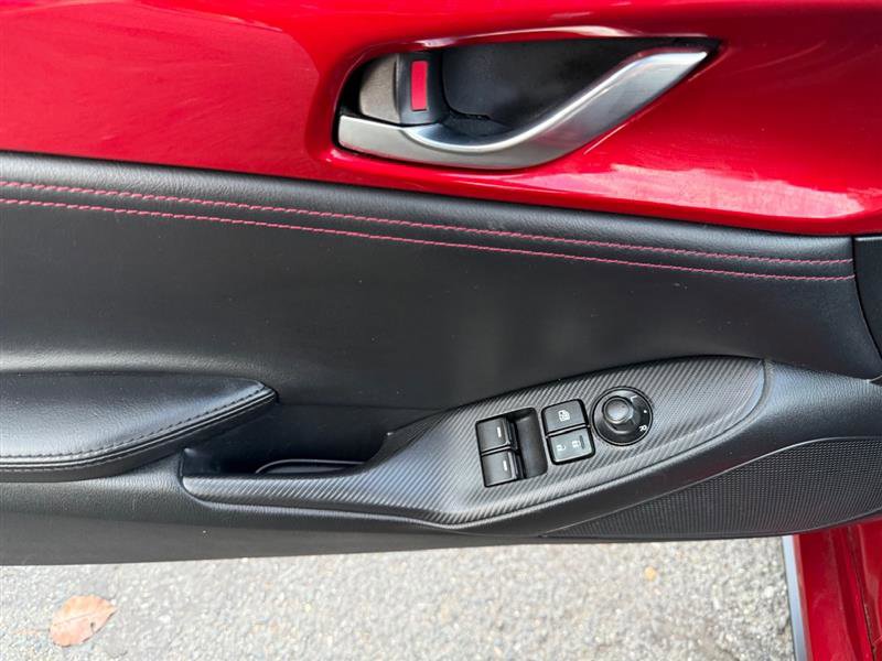 Used 2016 MAZDA MX-5 Miata Club image 23