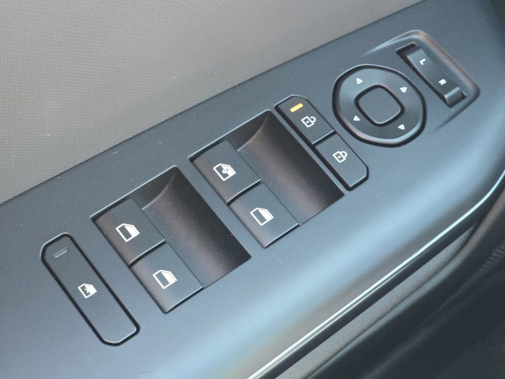 Used 2025 Kia K4 LXS image 24