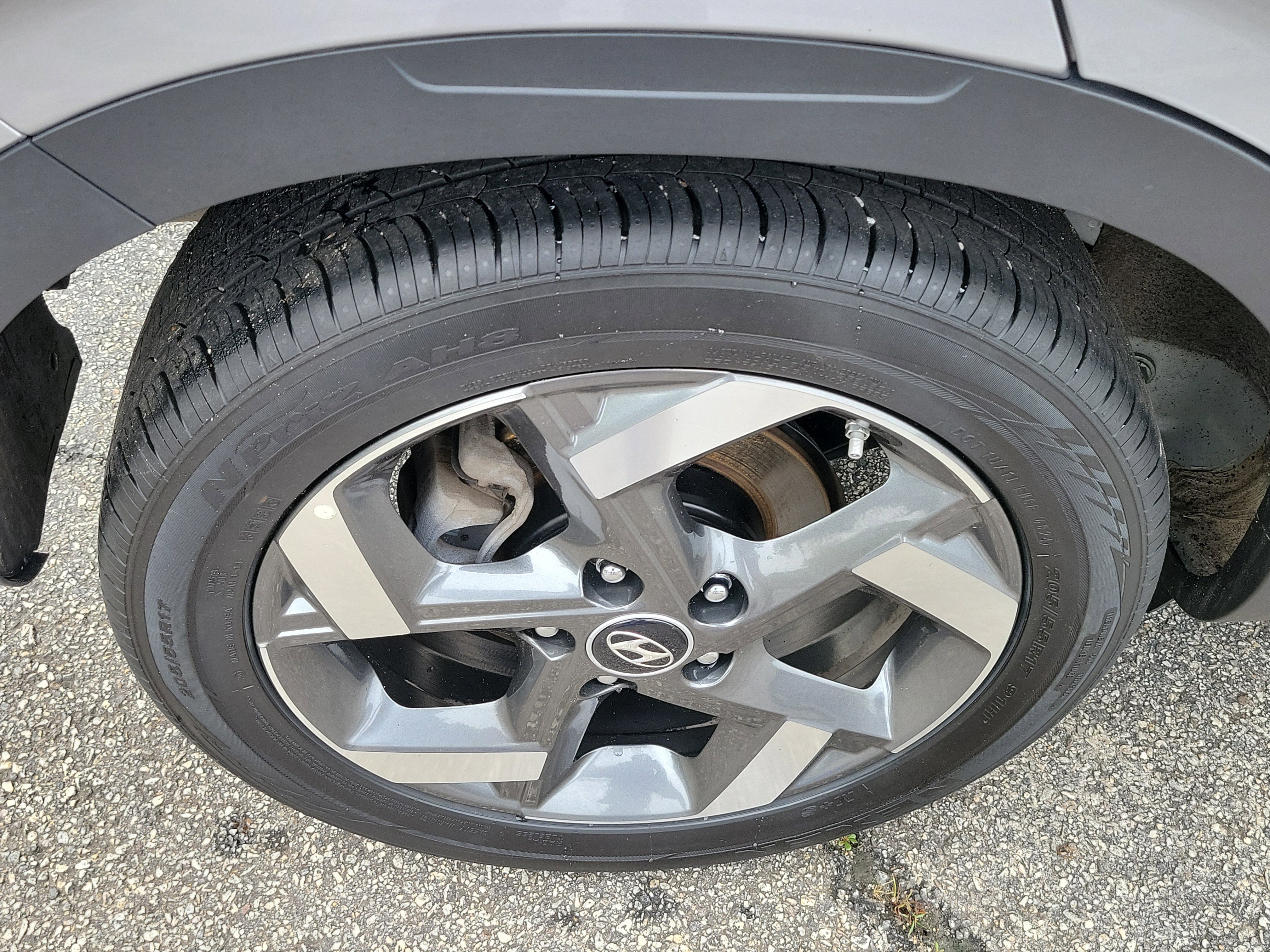 Used 2025 Hyundai Venue SEL FWD image 7