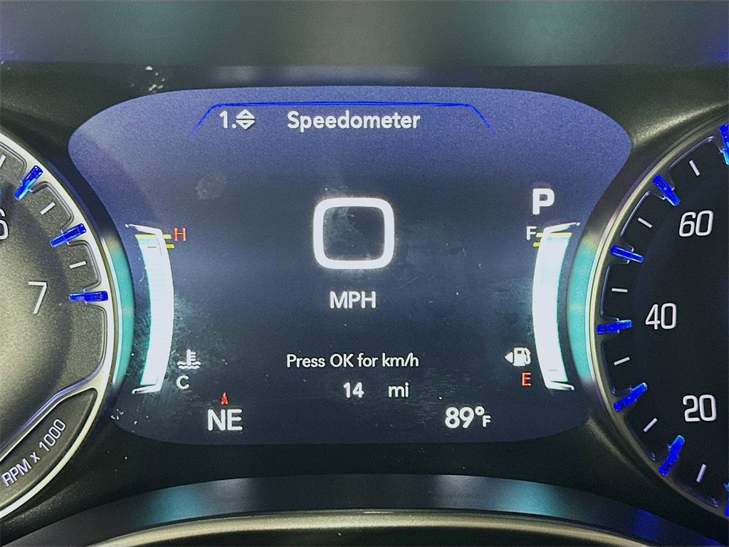 New 2025 Chrysler Pacifica Select w/ Uconnect Theater Family Group image 11