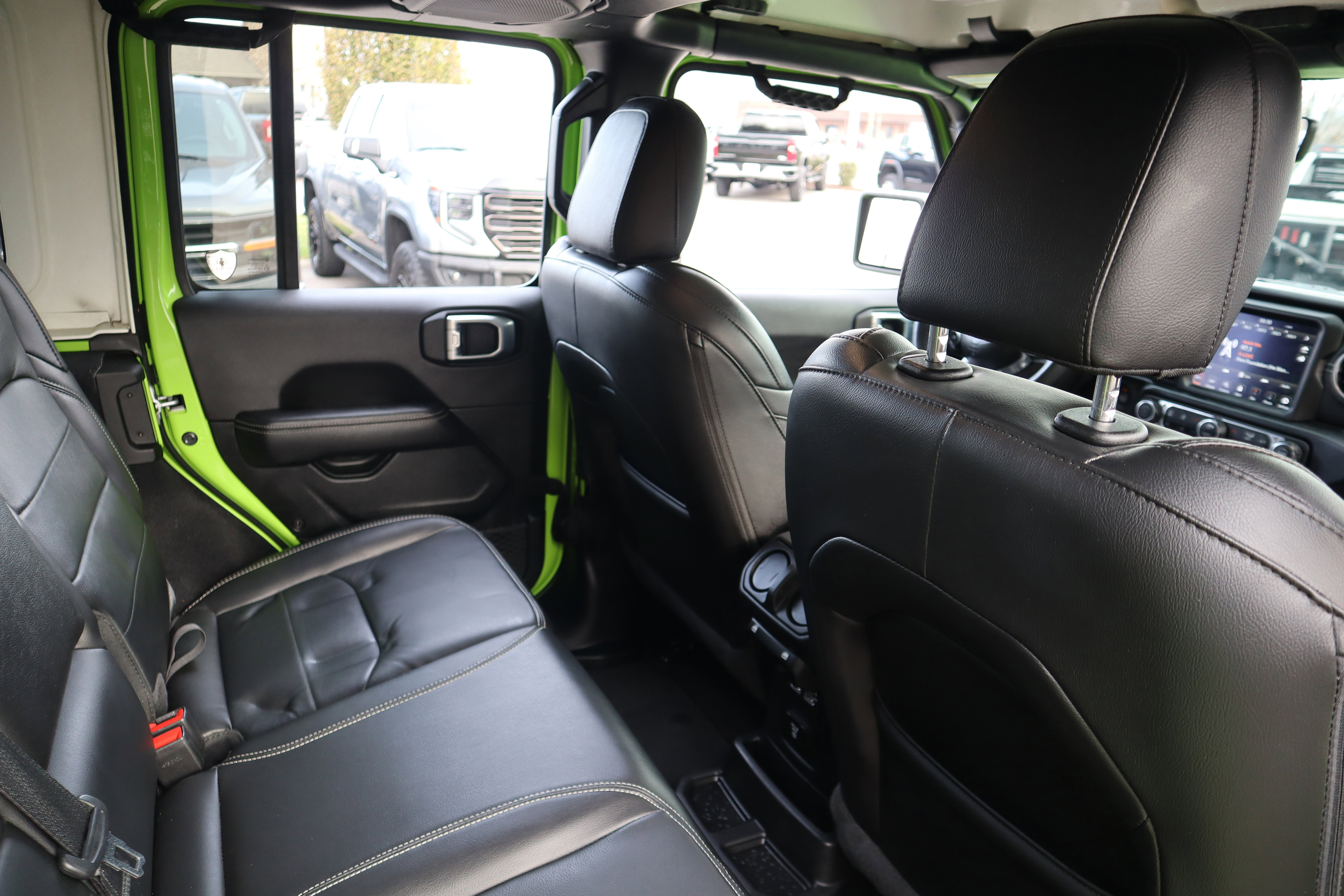 Used 2021 Jeep Wrangler Unlimited Sahara w/ Cold Weather Group image 29