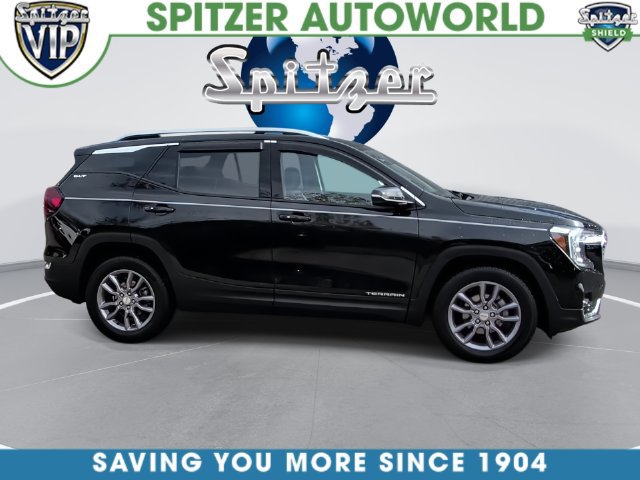 Used 2023 GMC Terrain SLT w/ LPO, Floor Liner Package FWD image 17
