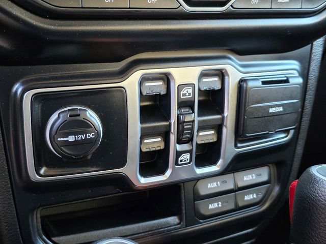 Used 2021 Jeep Gladiator Willys image 34