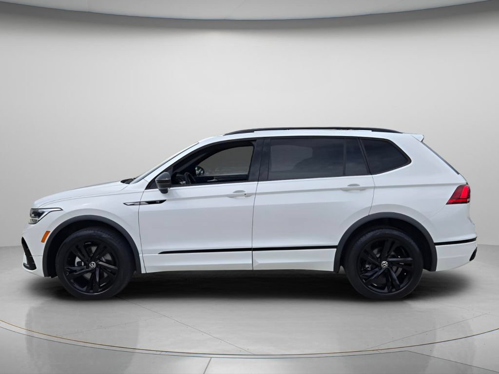 Certified 2024 Volkswagen Tiguan SE R-Line AWD/4WD image 3