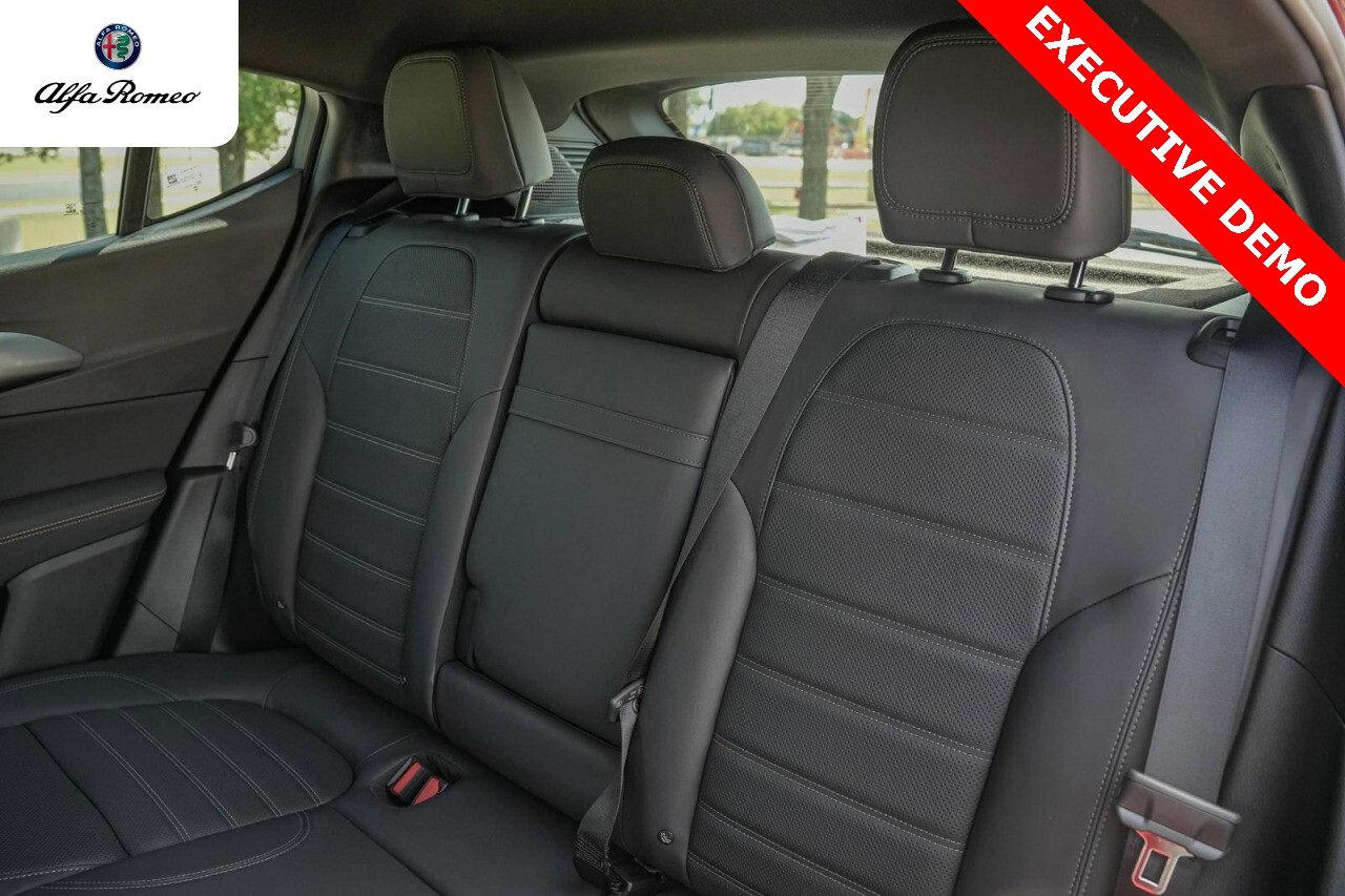 New 2025 Alfa Romeo Tonale w/ Premium Package image 26