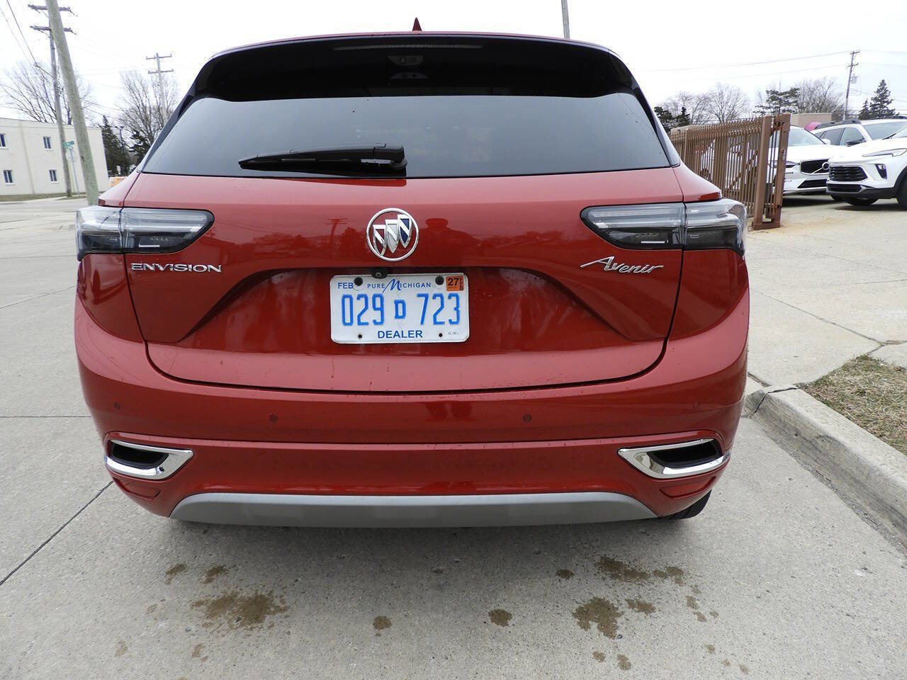 Used 2022 Buick Envision Avenir w/ Technology Package II image 9