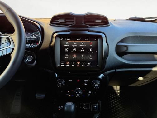 Used 2023 Jeep Renegade Altitude AWD/4WD image 3