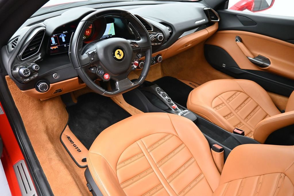 Used 2018 Ferrari 488 GTB RWD image 4