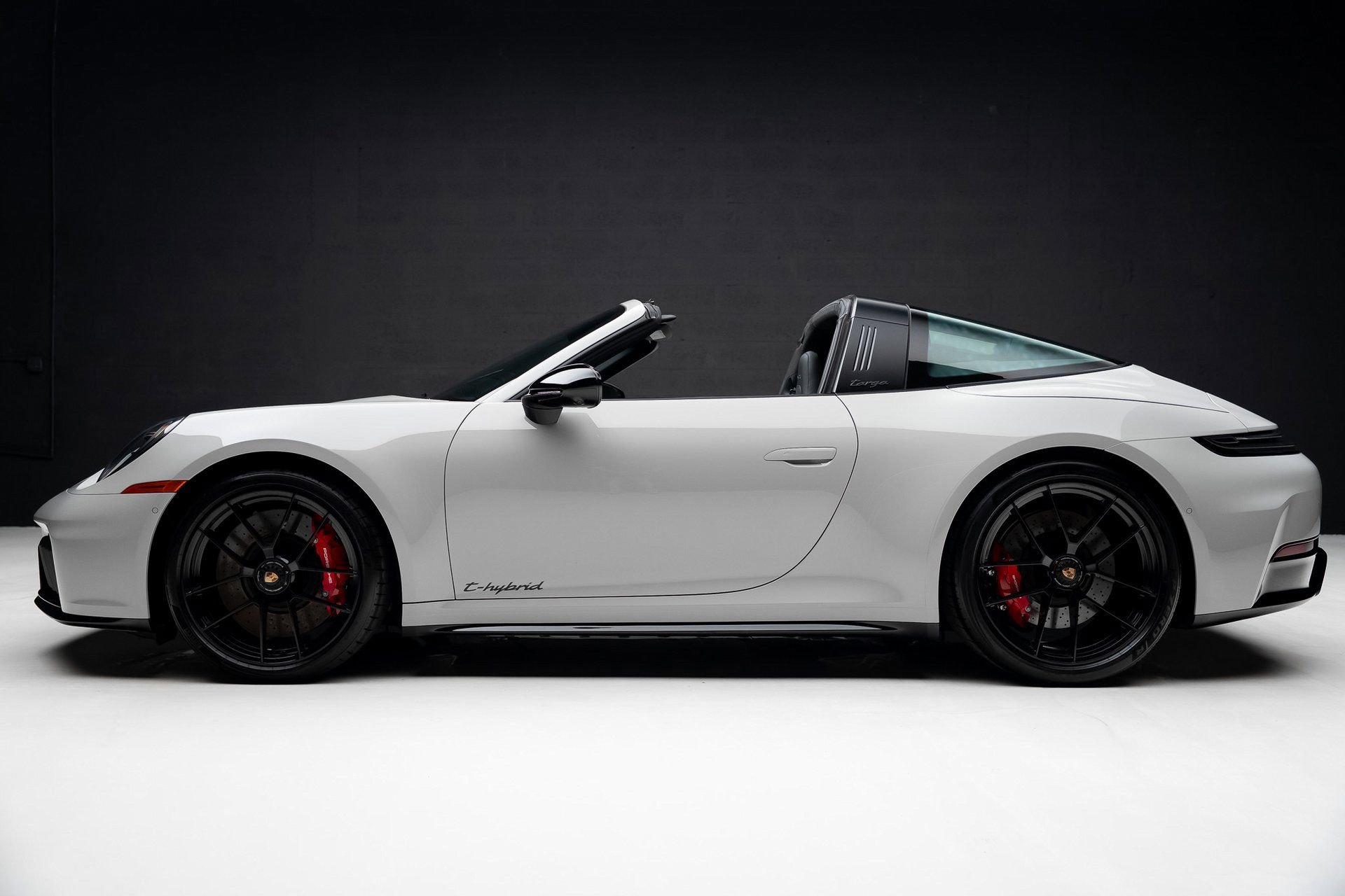 Used 2025 Porsche 911 Targa 4 GTS w/ Premium Package image 18