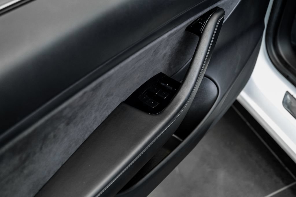 Used 2019 Tesla Model 3 Long Range RWD image 35