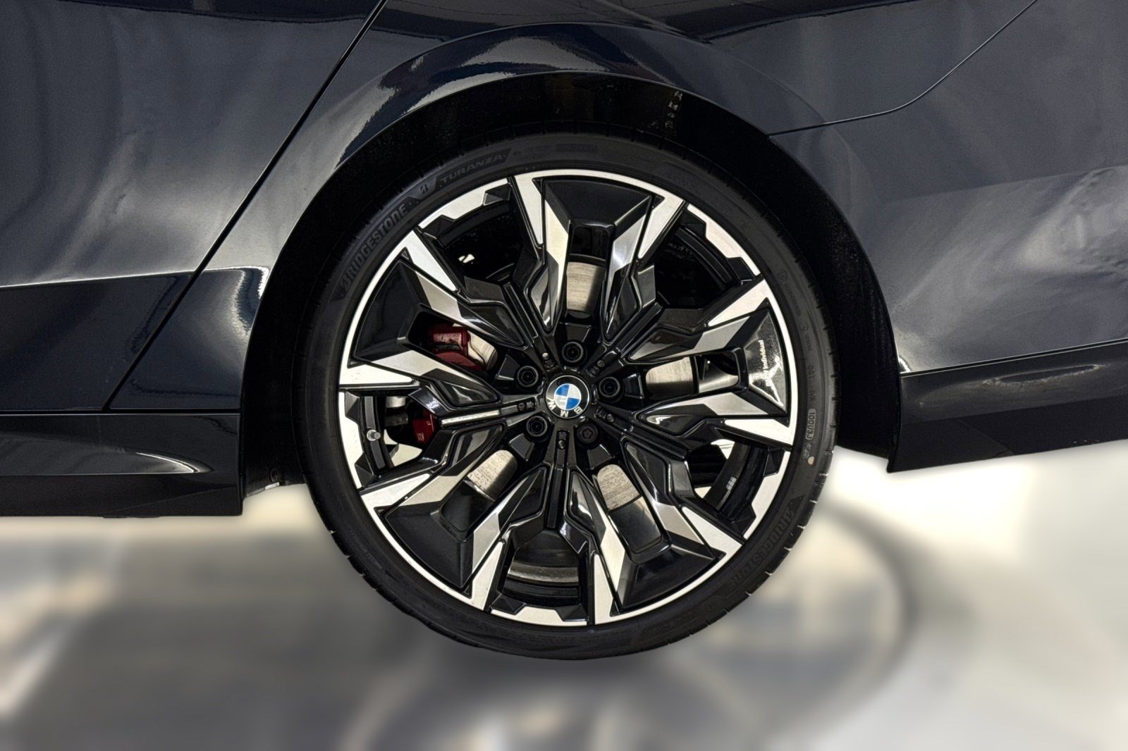 Used 2026 BMW 530i w/ M Sport Package RWD image 11