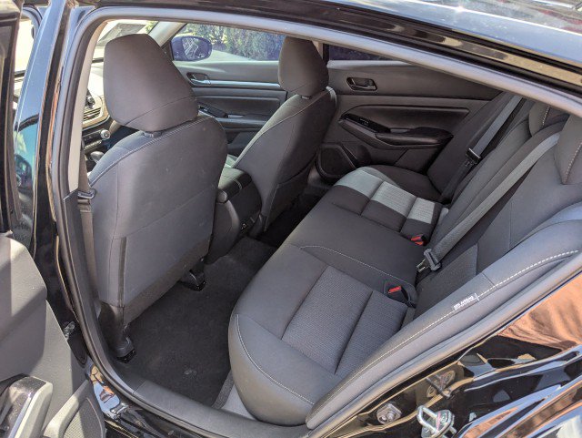 Used 2023 Nissan Altima 2.5 SV FWD image 23