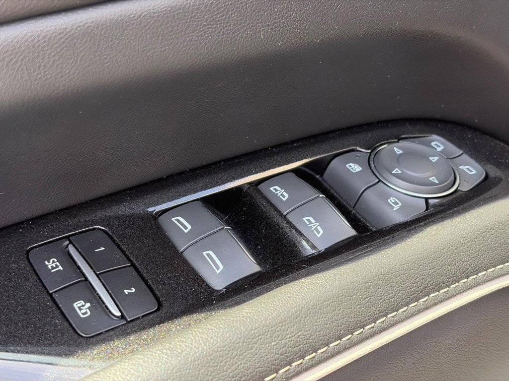 Certified 2023 Cadillac Escalade Premium Luxury AWD/4WD image 20