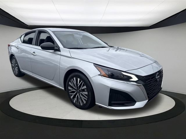 Used 2024 Nissan Altima 2.5 SV image 4