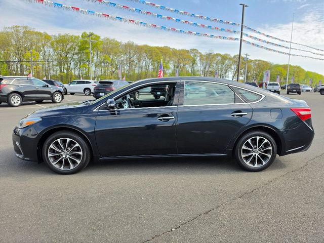 Used 2018 Toyota Avalon XLE Premium w/ All Weather Liner Package FWD image 4