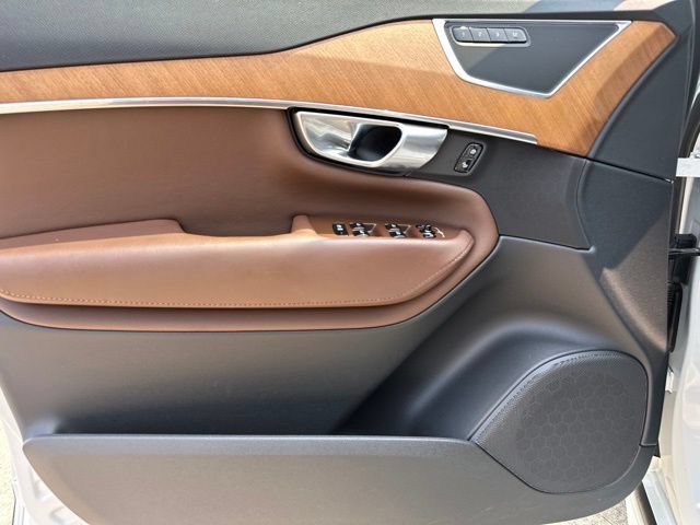 Certified 2023 Volvo XC90 B6 Core w/ Climate Package AWD/4WD image 17