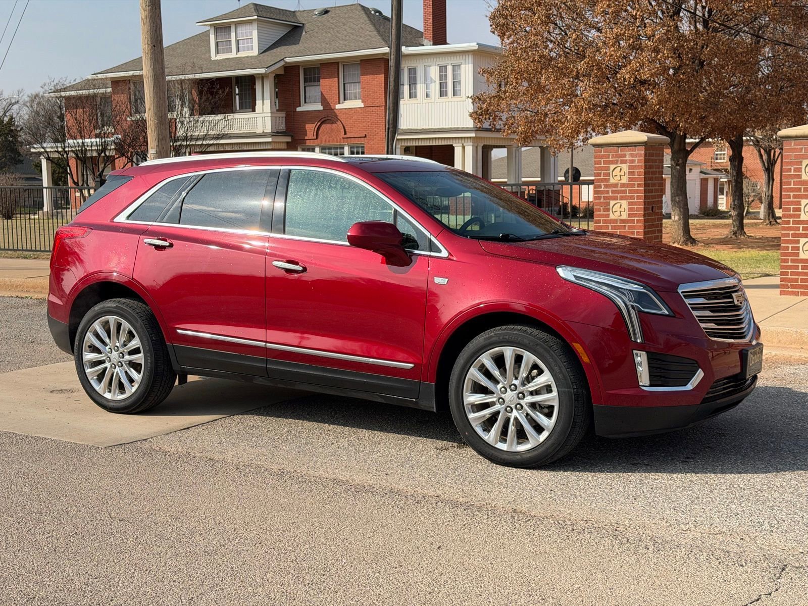 Used 2019 Cadillac XT5 Premium Luxury image 2