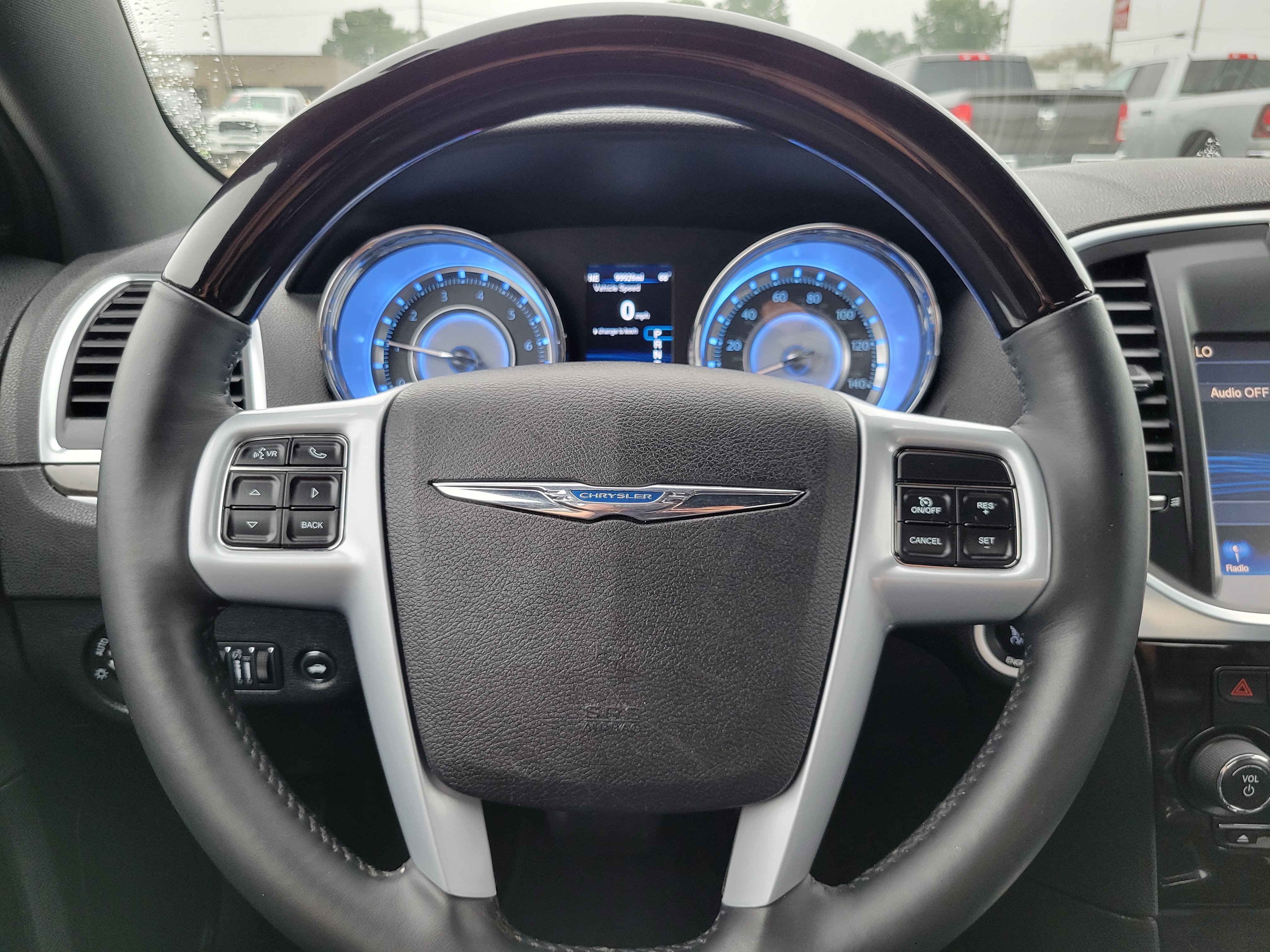 Used 2014 Chrysler 300 C RWD image 9